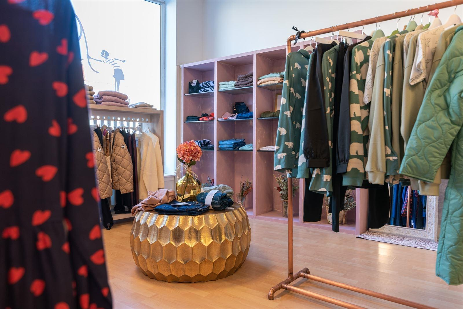 TIENDA ESPECIALIZADA ROPA FEMENINA